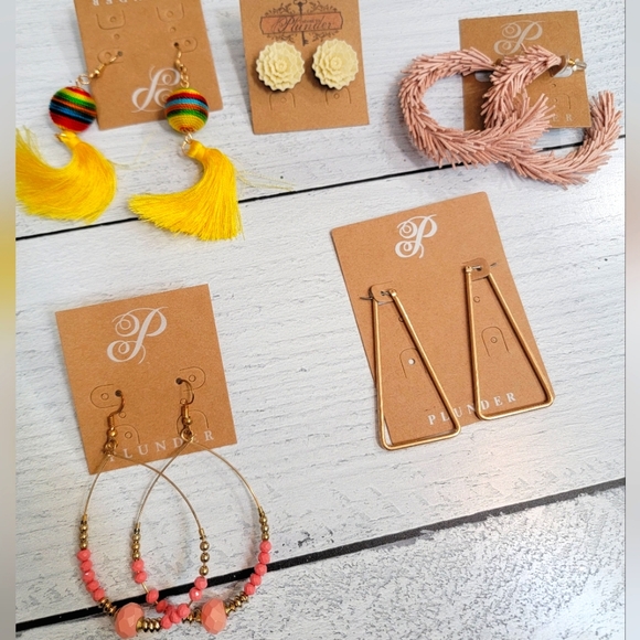 Jewelry - Plunder Earrings Lot